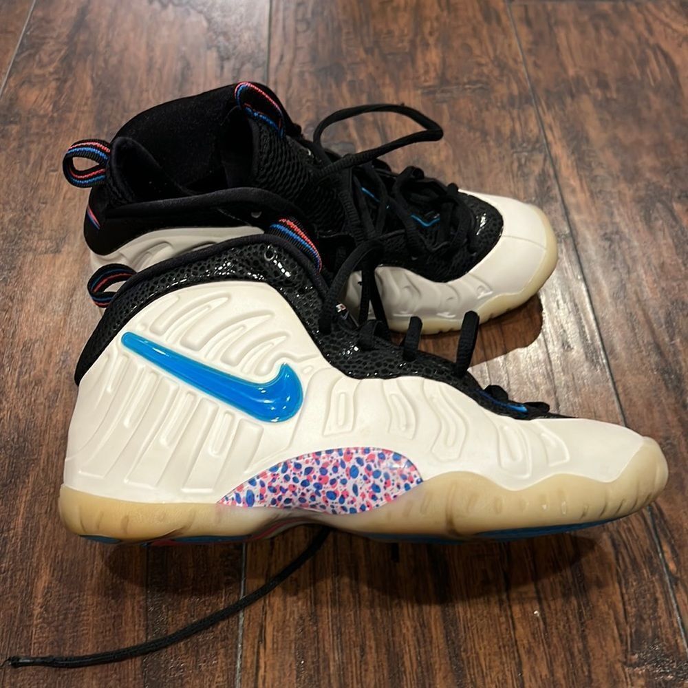 Nike Foamposite Pro GS Boys Size 5Y women’s 6.5 White Blue pink great shape